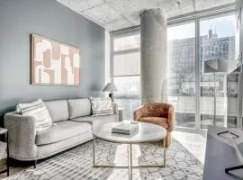 River North 1br w gym pool roof nr Riverwalk CHI-816