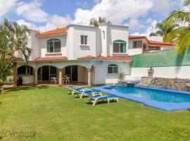 Hermosa casa con alberca/jacuzzi - C14: Oaxtepec'de bir villa