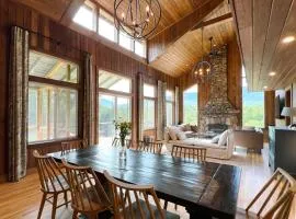 Spectacular Views, Private River Access Home