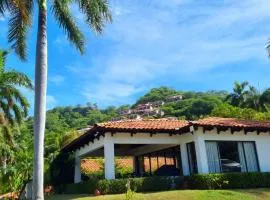 Casa de Encanto Tropical Villa