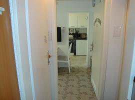 Cenet 1 Zimmer Apartment, khách sạn ở Sindelfingen