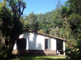 Casa hospedagem rural em São Roque, cabaña o casa de campo en Itapevi