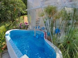 Glamping Villa Luces, pet-friendly hotel in Tocotá