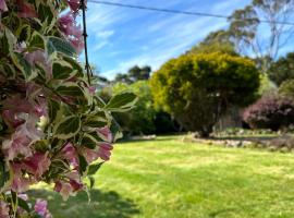 Two Twenty Two Farm Stay, hotel amb aparcament a Grassy