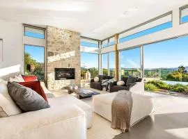 The Springs - architect-designed home with pool