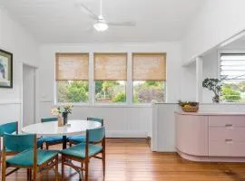 Mullum River House - waterfront heritage home