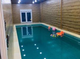 Villa avec piscine, jardin et barbecue, hotel v destinaci Alžíř