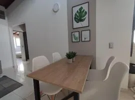 apartamento comodo, iluminado, cerca al estadio y la estacion del metro