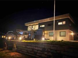 FunkisFygle-Luxuriøs Villa midt i Lofoten, hotel di Leknes