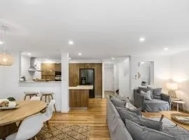 Drift - 3 BR home near town & beach with pool
