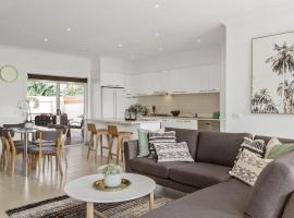 Boutique Stays - The Richardson, holiday home in Mentone