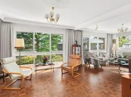 Boutique Stays - That 70s House