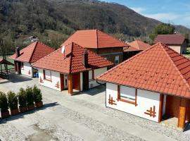 Mini Deluxe Apartman Nature Connection Drina, hotel with parking in Bajina Bašta