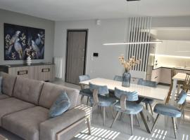 Modern Luxury Suite: Kardiça şehrinde bir otel
