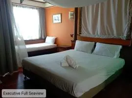 Alpine LXPD Full Seaview Water Chalet