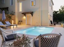 Beach Villa - Private Pool - Walking Distance To Beach