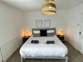 Charming Terrace Home, Nantwich -Near train station & Town