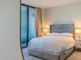 1BR Apt - Balcony - River View