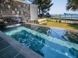 Luxury beachfront duplex, Coin de Mire view / 3Bed、カップ・マルールーのラグジュアリーホテル