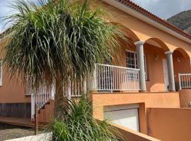 Chalet. Jardín, vistas, tranquilidad, Hütte in Caleta de Interián