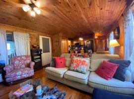 Copper Kettle Cabin A peaceful cabin, pet friendly near Hendersonville, majake sihtkohas Hendersonville