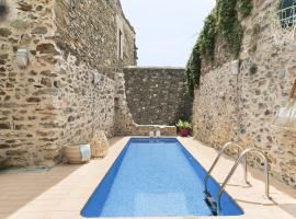 Belvilla by OYO Holiday home in Garriguella, Hotel in Garriguella