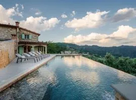Villa Grema, a Farmhouse with Infinity Pool