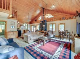 Paradise Cottage Trail Access Nearby, hotel en Paradise