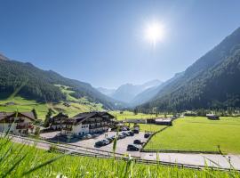 Hotel Bacher, hotel in Riva di Tures