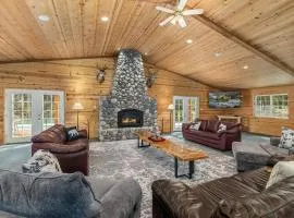 River Road Lodge by NW Comfy Cabins