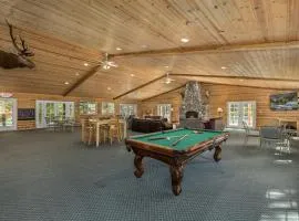 River Road Lodge by NW Comfy Cabins