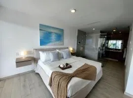 Beach Haven 1BDR Condo Paseo Playa Coral - 305