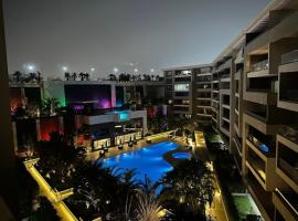 Ocean Blue Luxury serviced Hotel Apartments，開羅的附設泳池的飯店