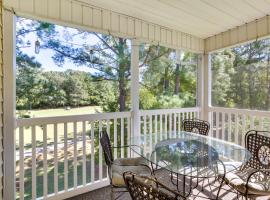 Community Perks and Golf Course Views Longs Condo, ξενοδοχείο σε Longs