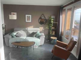 Vue panoramique sur Paris - Accès Disneyland, hotel in Fontenay-sous-Bois