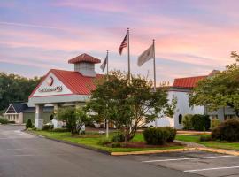 Best Western Plus North Haven Hotel, hotel perto de Monte Carmel, North Haven