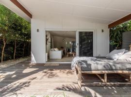 The Local House - Byron Bay, hotel in Byron Bay