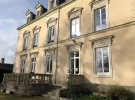 Château XIXe avec parc, chambres spacieuses et petit déjeuner local, proche forêt et cité médiévale - FR-1-410-411