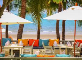 Anantasila Beach Resort Hua Hin: Hua Hin, Sea Pines Golf Club yakınında bir otel