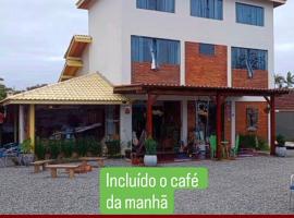 QUINTAS DA BARRA BNB a 30m da praia – hotel w mieście Balneário Barra do Sul