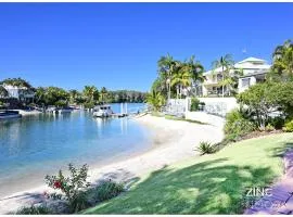 St Tropez 10 - Waterfront Escape in Noosa Sound