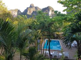 Real Relax Resort & Beauty Massage, guest house in Krabi town