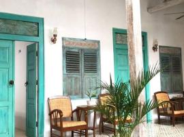 The Blue Joglo Jogja, hotel u gradu Jetis