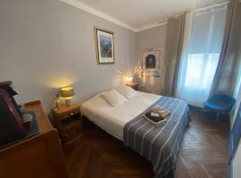 Chambre dans maison familiale, hotell med parkering i Chaumes en Retz