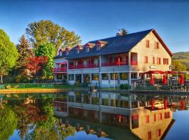 Le Lac Des Moines, hotel v destinaci Condat