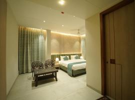 HOTEL LAKSH, hotel di Raipur