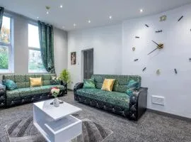 *F4GH for your most relaxed & Cosy stay + Free Parking + Free Fast WiFi *