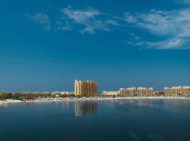 DoubleTree by Hilton Resort & Spa Marjan Island, hotel en Ras al-Khaimah