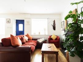 Niamh's Seaside Cottage, hotel i Kinvara