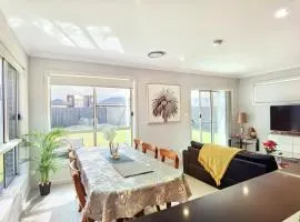 Delightful 2-level home in Bardia